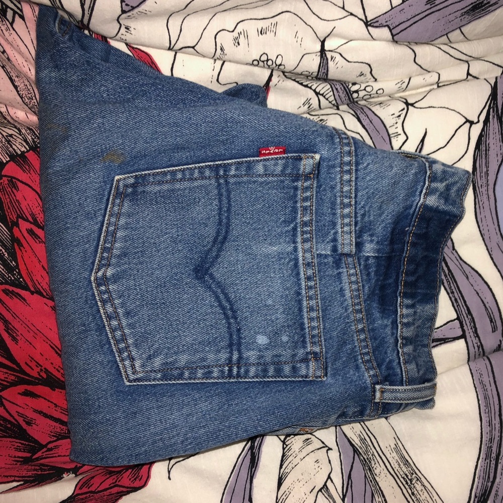Levi’s Mid-seam boyfriend jeans
